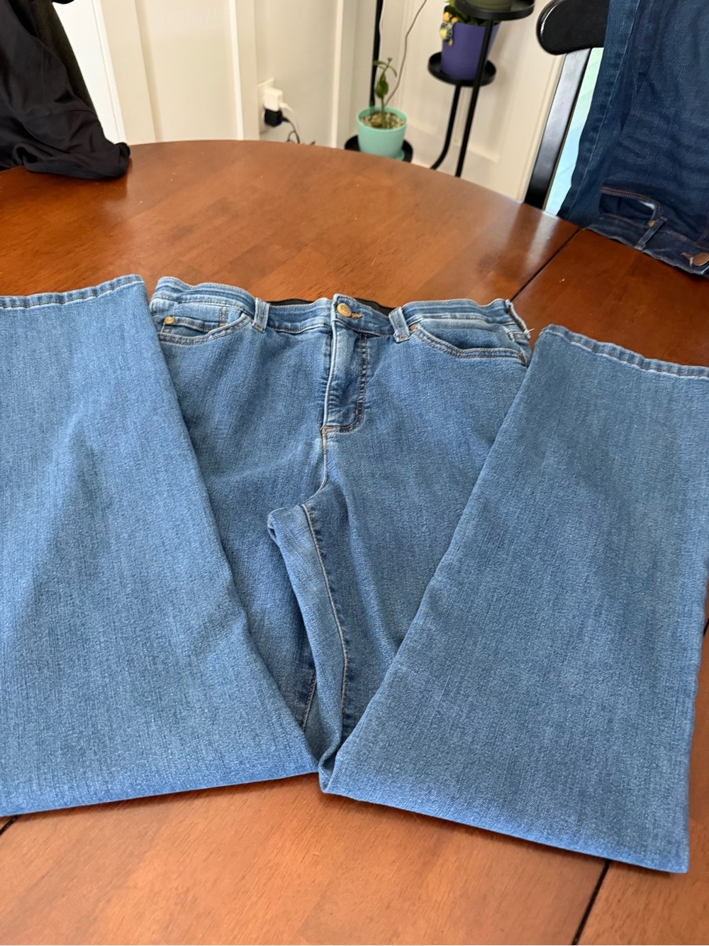 Kim Rogers Women's Straight Leg Jeans in Medium Blue Denim - Picture 3 of 6